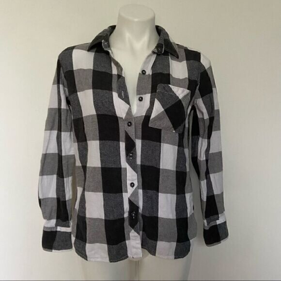 Woolrich Buffalo Check Plaid Button Down - Picture 2 of 10